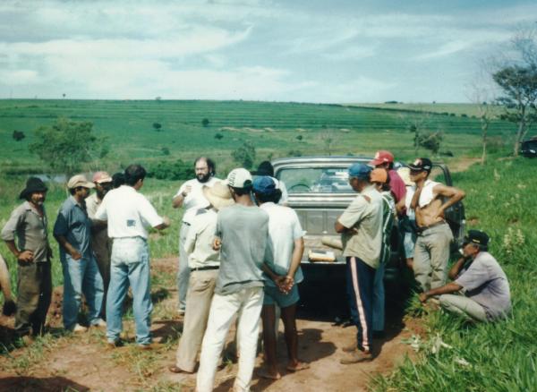 Lejeune com Sem Terra no Trabalho do Itesp no Pontal em 1995